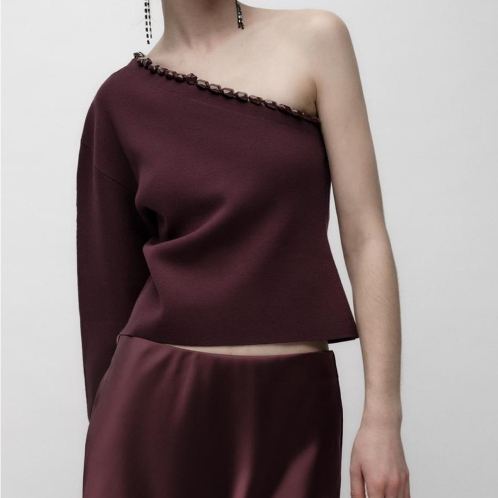One Shoulder Bobble Trimmed Top